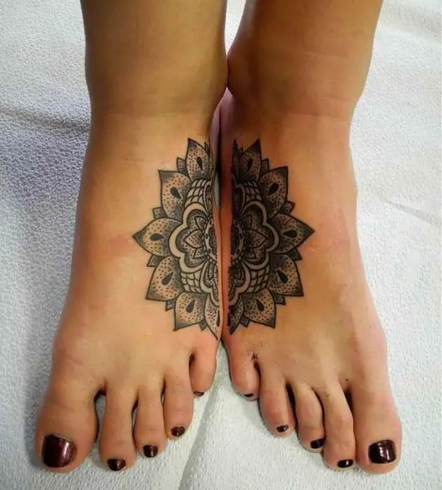 tatuagens de mandala de mãe e filha