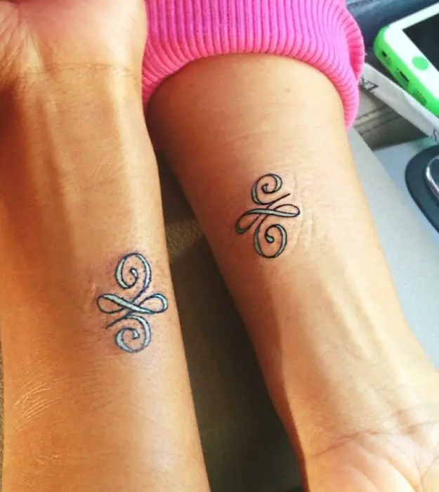 tatuagens de símbolo de mãe e filha