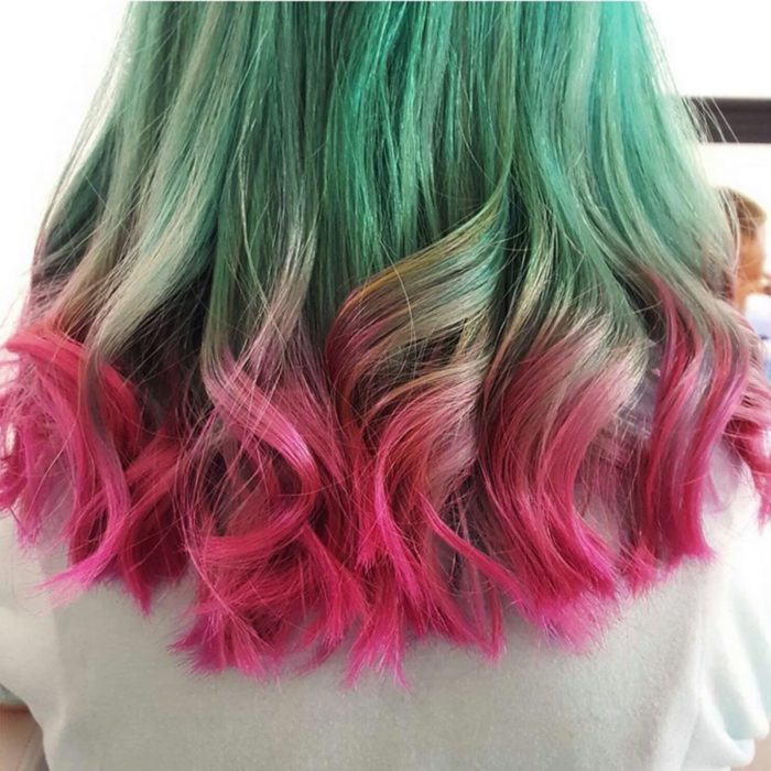 cabelo verde com pontas rosa