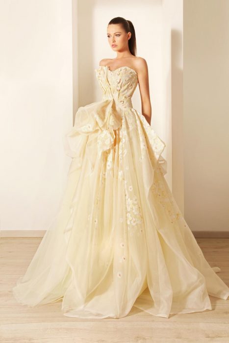 Vestido de noiva amarelo 