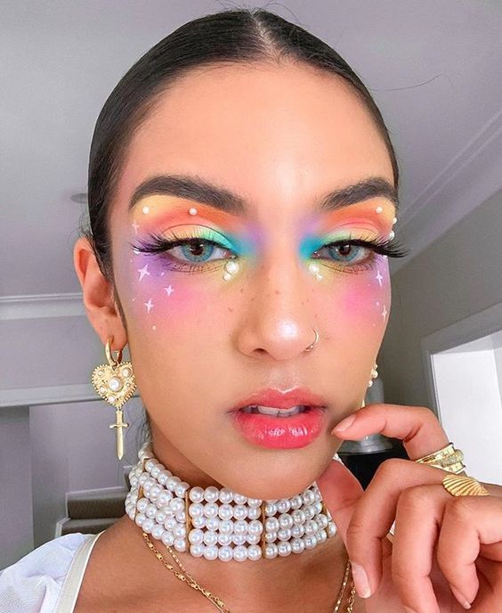 Maquiagem colorida estilo arco-íris 