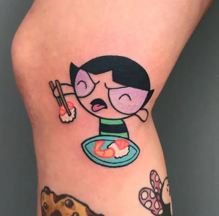 Tatuagens de desenhos animados do Cartoon Network;  Bolota comendo sushi das Meninas Superpoderosas