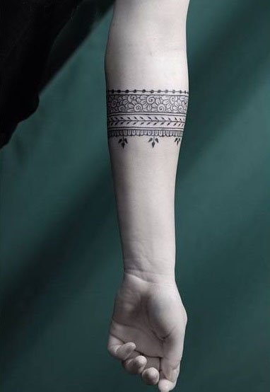 tatuagem de braçadeira tribal