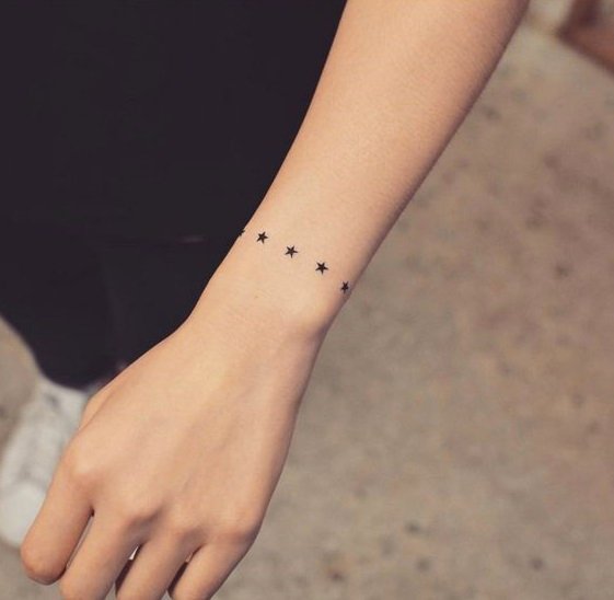 tatuagem de braçadeira de estrela