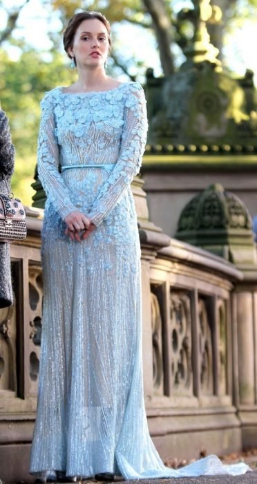 Blair Waldorf com vestido azul 
