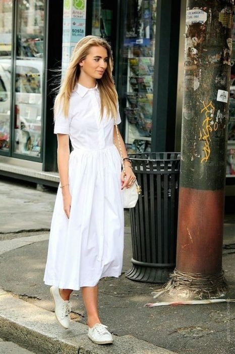 garota usando vestido branco 