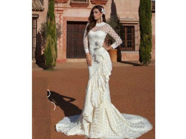 gypsy-wedding-dress-fall-winter-2017-bolinhas