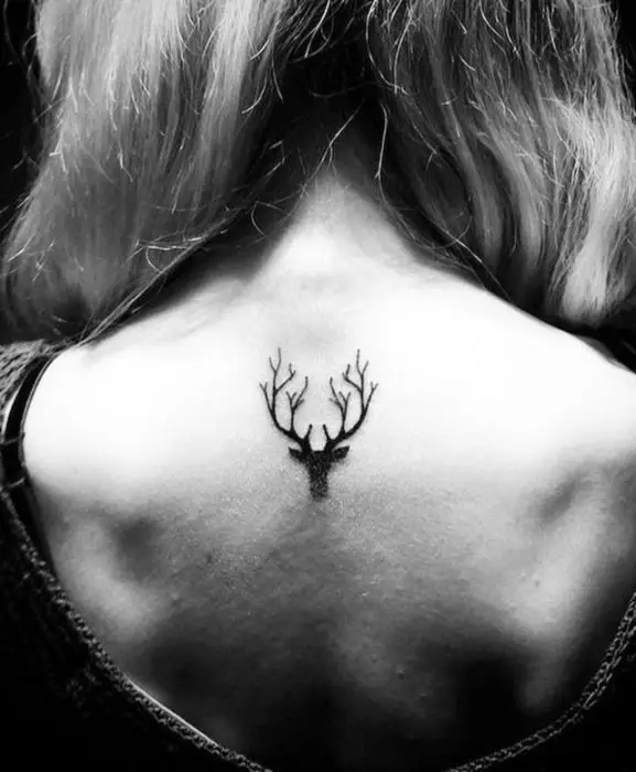 Tatuagem de cervo 