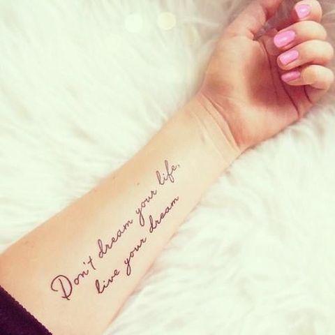 frases-tatuagens-mulher-quero-não-sonhar-sua-vida-viva-seu-sonho