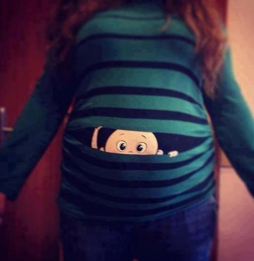 t-shirt pintada com trajes de halloween para grávidas