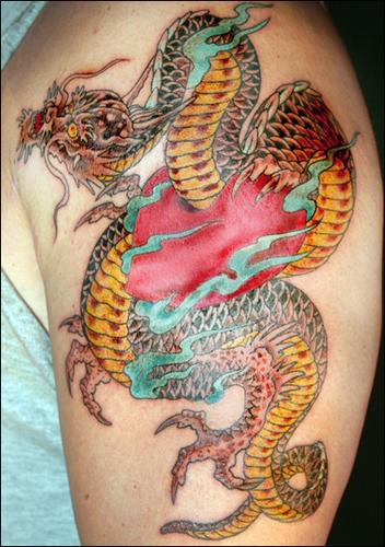 a-melhor-tatuagem-feita-por-kat-von-d-dragão-tatuagem