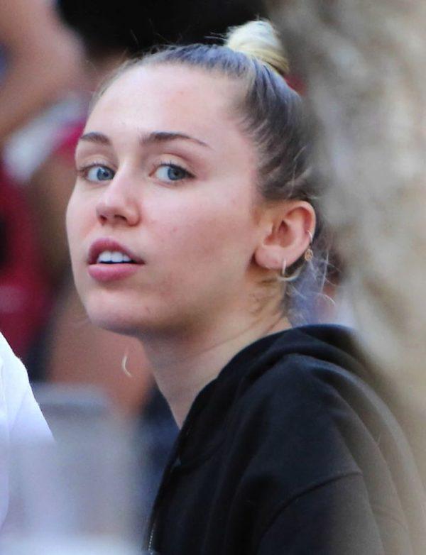 Miley Cirus sem maquiagem